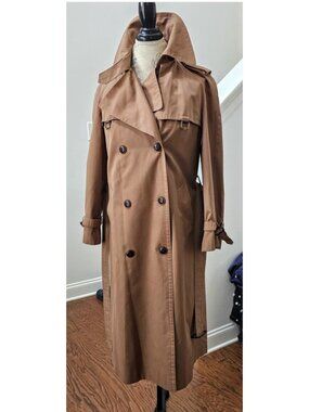 Vintage 1970s Etienne Aigner tan brown cotton trench coat.